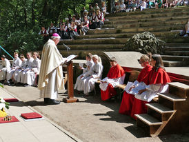 Festgottesdienst zum 1.000 Todestag des Heiligen Heimerads auf dem Hasunger Berg (Foto: Karl-Franz Thiede)